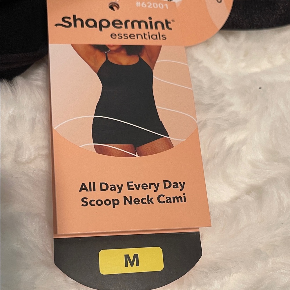 NWT Shapermint Black Essentials Scoop Neck Cami - Picture 9 of 12